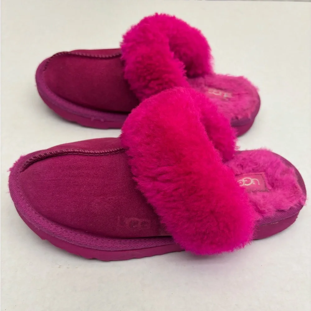 UGG Plush-Lined Shoe with Vivid Pink Interior 3 for little girl